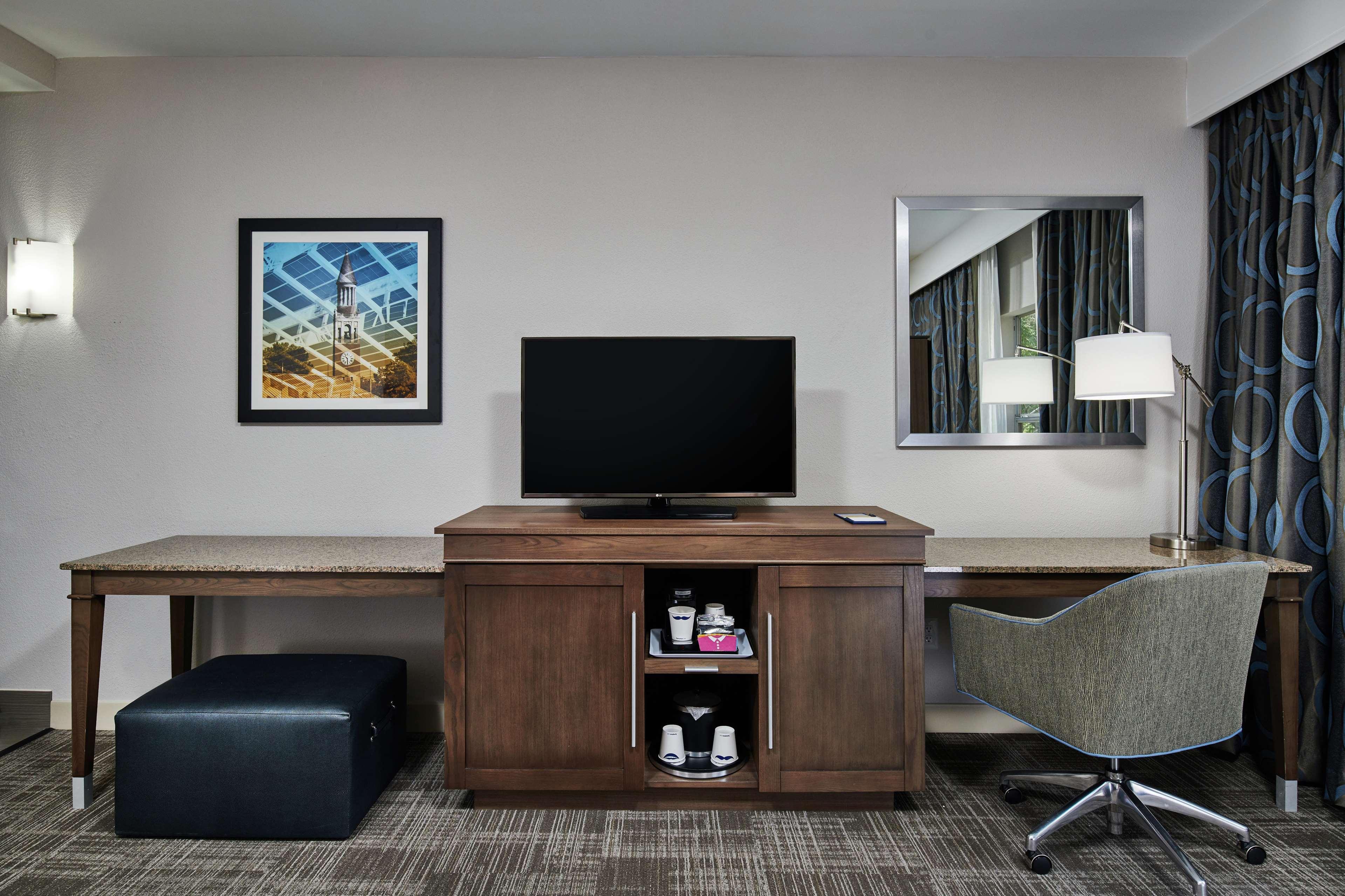 Hampton Inn&Suites Chapel Hill/Durham Buitenkant foto