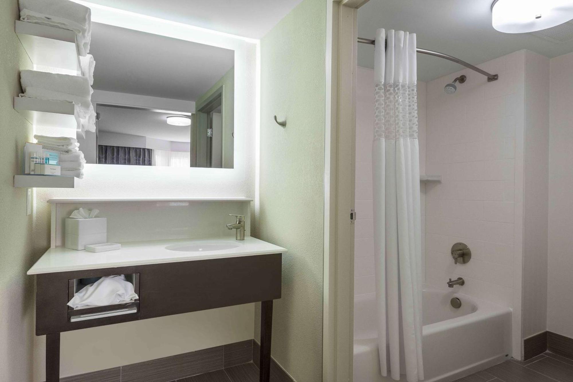 Hampton Inn&Suites Chapel Hill/Durham Buitenkant foto