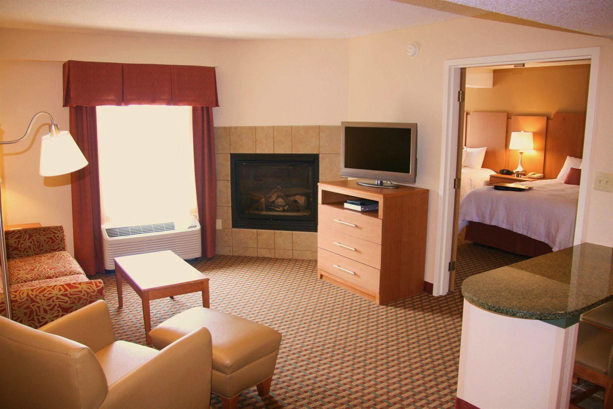Hampton Inn&Suites Chapel Hill/Durham Buitenkant foto