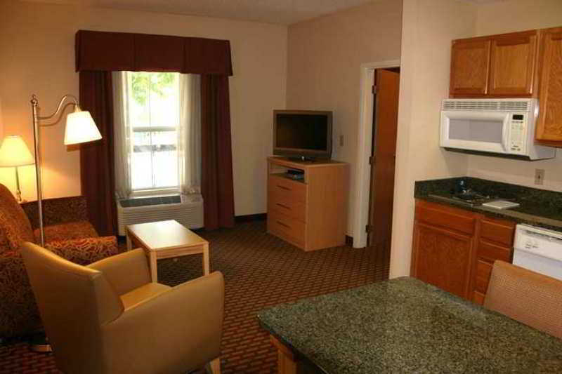 Hampton Inn&Suites Chapel Hill/Durham Kamer foto